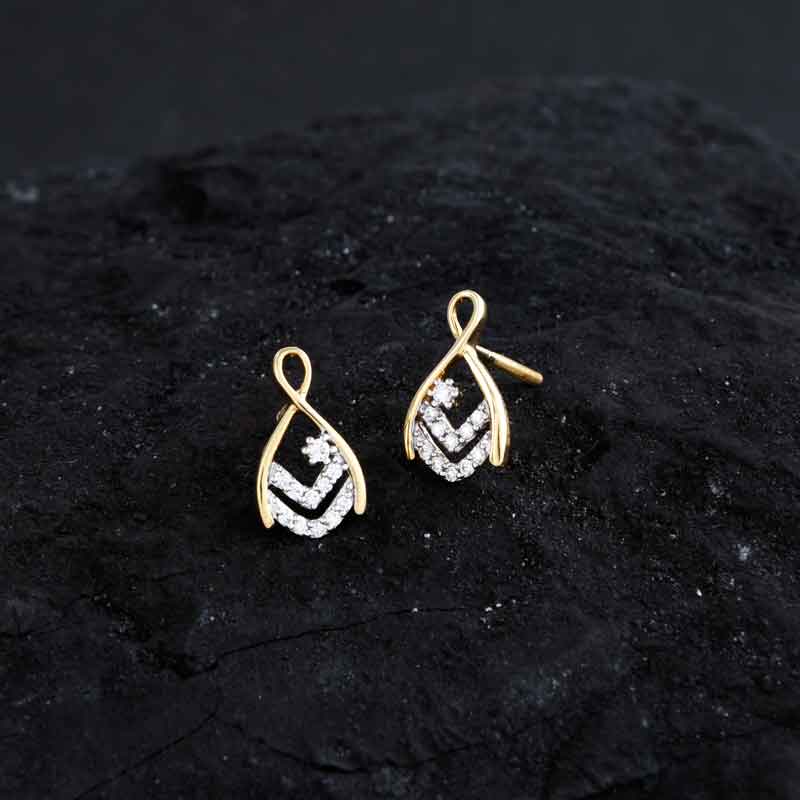 https://shyamsundarco.com/images/online_jewellery/new/diamond/earring//5.jpg?v=2802202488