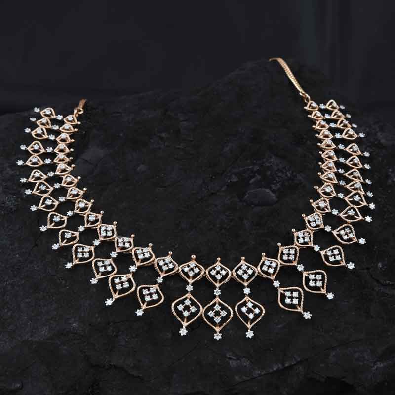 https://shyamsundarco.com/images/online_jewellery/new/diamond/necklace//1.jpg?v=2802202488