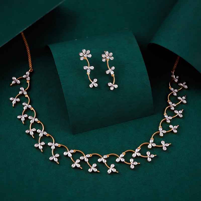 https://shyamsundarco.com/images/online_jewellery/new/diamond/necklace//5.jpg?v=2802202488